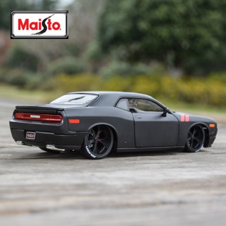 1:24 2008 Dodge Challenger Sports Car  Collectible Model, Car Toys