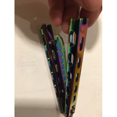 Harjoitusveitsiperhonen, Karambit-veitsi taktinen Counter Strike