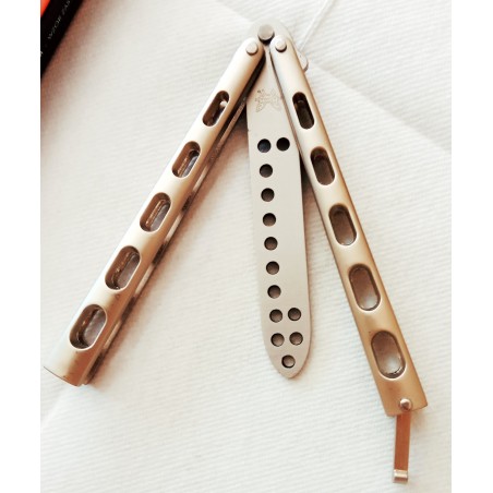 Harjoitusveitsiperhonen, Karambit-veitsi taktinen Counter Strike