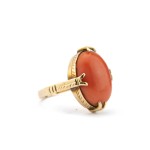 Ring with coral, 500 gold